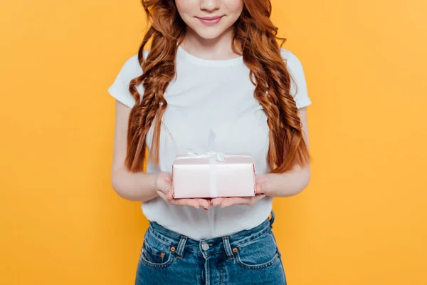 Cropped View Smiling Redhead Girl Holding Gift Box Isolated Yellow — Stock Photo, Image