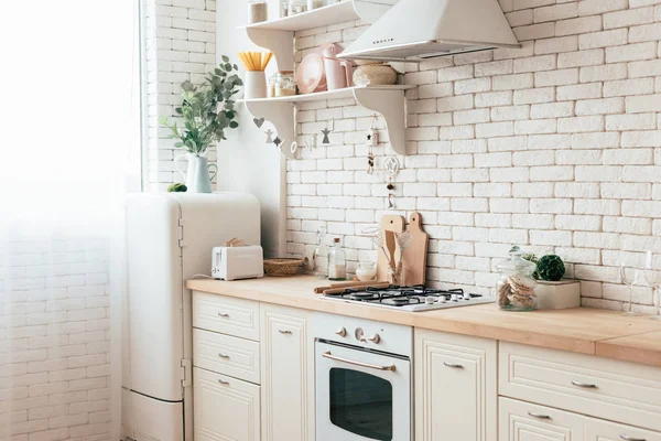 Aconchegante Cozinha Moderna Com Utensílios Cozinha Plantas — Fotografia de Stock