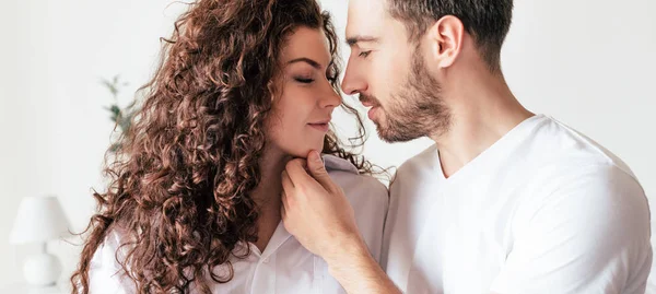 Panoramic Shot Handsome Bearded Man Gently Touching Girlfriend Home — Stock Photo, Image