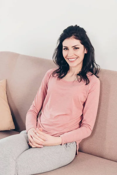 Beautiful Happy Woman Sitting Couch Looking Camera Home — Stock Photo, Image