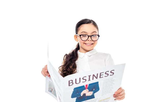 Sorrindo Estudante Desgaste Formal Ler Jornal Negócios Isolado Branco — Fotografia de Stock