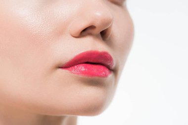 beyaz izole pembe dudakları ile kadın kırpılmış görünümü 
