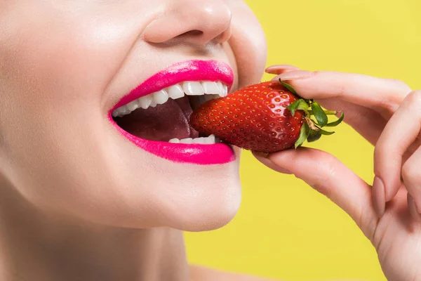 Cropped View Happy Woman Eating Tasty Strawberry Isolated Yellow — Stock Photo, Image