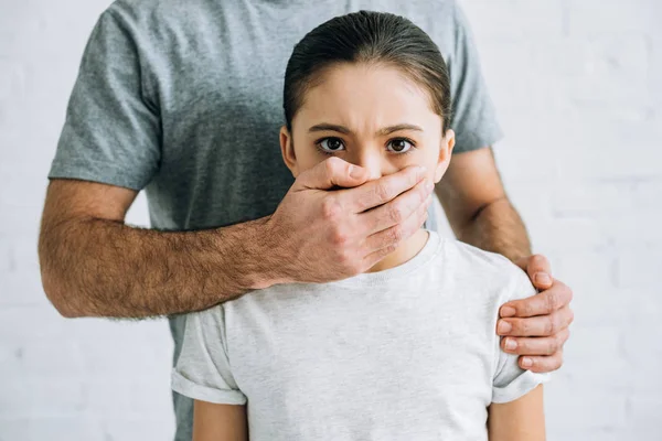 Bijgesneden Beeld Van Vader Dochter Met Conflict Thuis — Stockfoto