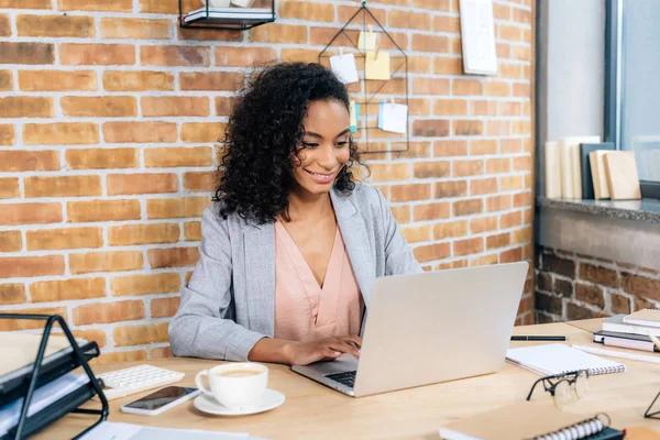 Smiling African American Casual Businesswoman Using Laptop Office Desk — Stock Photo, Image