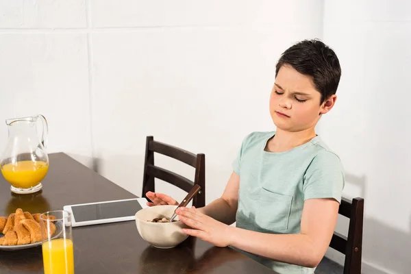 Dissatisfied Boy Sitting Table Having Breakfast Kitchen — Stock Photo, Image