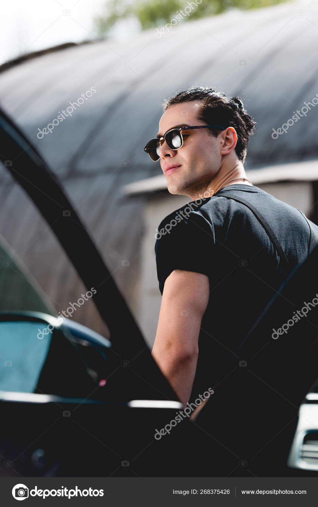 Successful arab man wear in striped shirt and sunglasses pose near his  white suv car. Stylish arabian men in transport. 10515381 Stock Photo at  Vecteezy