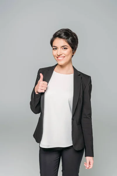 Feliz Mestiço Empresária Mostrando Polegar Para Cima Sorrindo Para Câmera — Fotografia de Stock