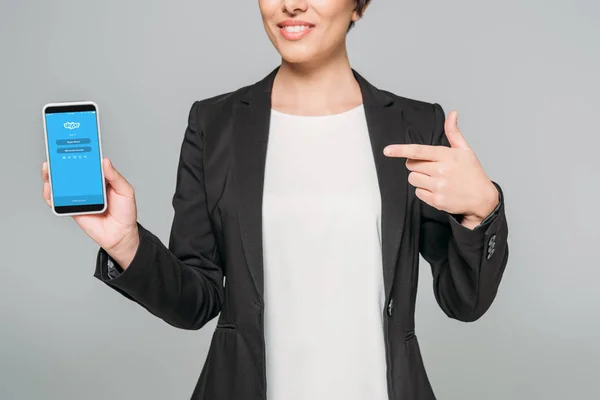 Kyiv Ukraine April 2019 Cropped Shot Mixed Race Businesswoman Showing — Stock Photo, Image