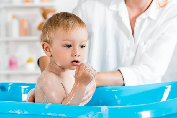 Cropped View Mother Washing Cute Toddler Kid Baby Bathtub — Stock Photo, Image