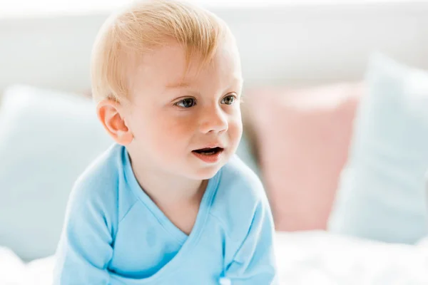 Close Surprised Cute Toddler Kid Home — Stock Photo, Image