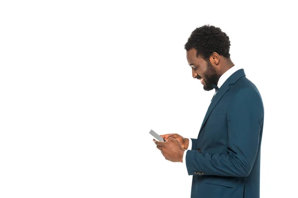 Cheerful African American Bridegroom Using Smartphone Isolated White — Stock Photo, Image