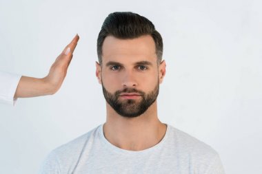 yakışıklı adam yakın el tutan şifacı kırpılmış görünümü 