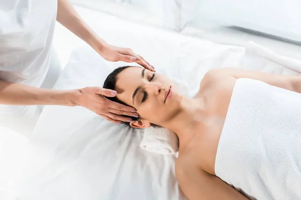 Overhead View Masseur Doing Massage Pretty Woman Massage Table — Stock Photo, Image