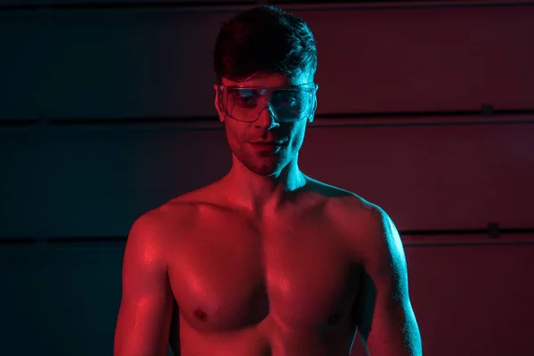 Sexy Hasák Ochranných Brýlí Tmě — Stock fotografie