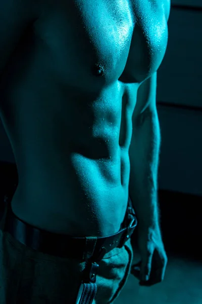 Cropped View Sexy Shirtless Muscular Man Darkness — Stock Photo, Image
