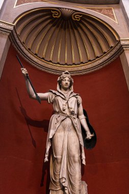 Roma, İtalya - 28 Haziran 2019: Vatikan Müzesi'nde mızraklı antik Roma heykeli