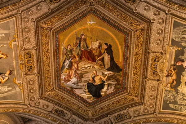 Roma Itália Junho 2019 Teto Com Afrescos Antigos Museus Vaticanas — Fotografia de Stock