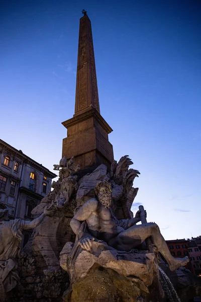 Roma Itália Junho 2019 Antigas Estátuas Romanas Perto Antigo Edifício — Fotografia de Stock