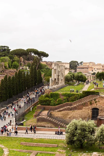 Rome Italy June 2019 Crowd Tourists Walking Roman Forum — Stock Photo, Image