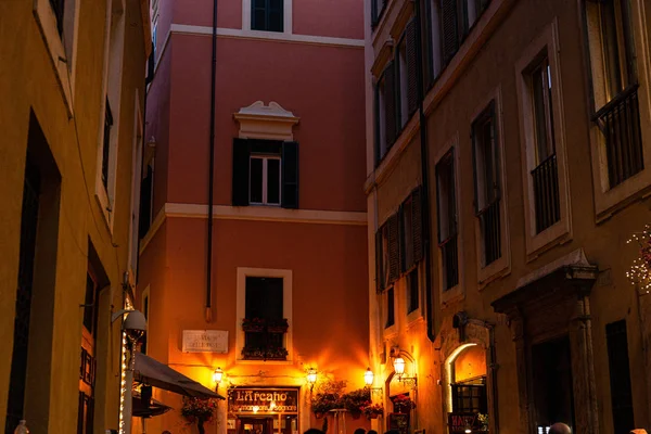 Roma Italia Junio 2019 Edificios Restaurantes Con Iluminación Por Noche — Foto de Stock