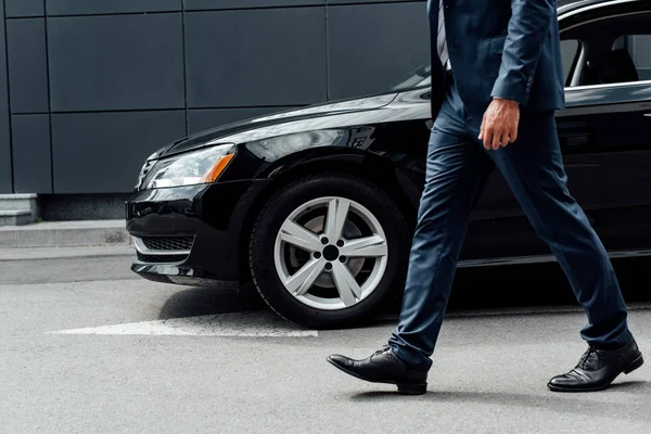 Cropped View African American Businessman Suit Walking Parking Black Car — Stock Photo, Image