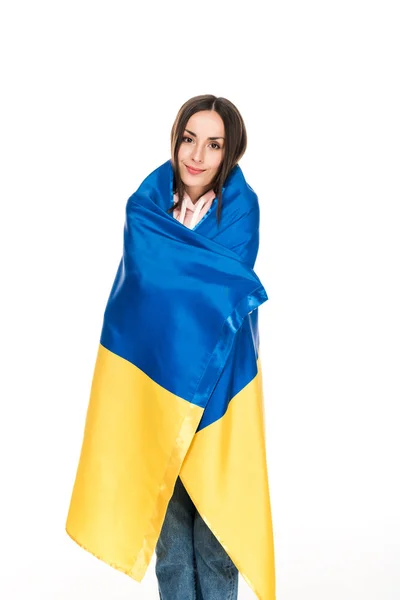 Souriant Jeune Fille Couvrant Satin Drapeau Ukraine Isolé Sur Blanc — Photo