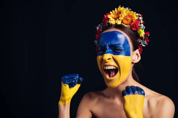 Femeie Tânără Goală Coroană Florală Steag Ucrainean Pictat Piele Țipând — Fotografie, imagine de stoc