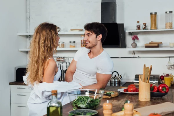 Sexy Couple Looking Each Other Table Vegetables Kitchen — Stock Photo, Image