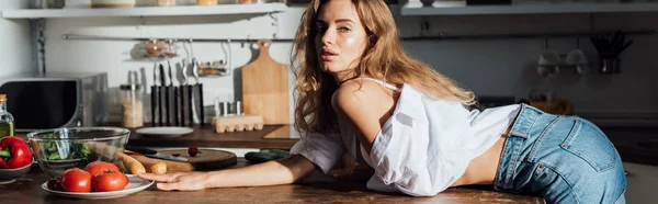 Panoramic Shot Sexy Girl Lying Table Looking Camera Kitchen — Stock Photo, Image