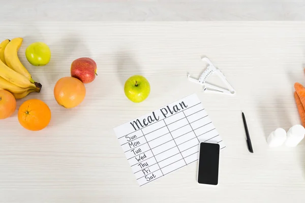 Bovenaanzicht Van Maaltijdplan Smartphone Met Blanco Scherm Caliper Pillen Vers — Stockfoto