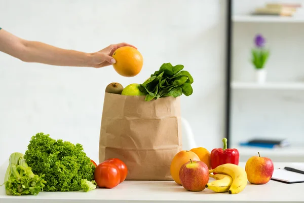 Cropped View Woman Holding Grapefruit Paper Bag Fresh Fruits Vegetables — Stock Photo, Image