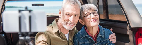 Panorámaszerű Kilátás Ból Idősebb Pár Magába Foglal Bevétel Selfie Mellett — Stock Fotó
