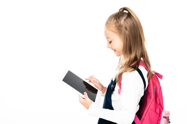 Glimlachend Schoolmeisje Met Digitale Tablet Met Blanco Scherm Geïsoleerd Wit — Stockfoto
