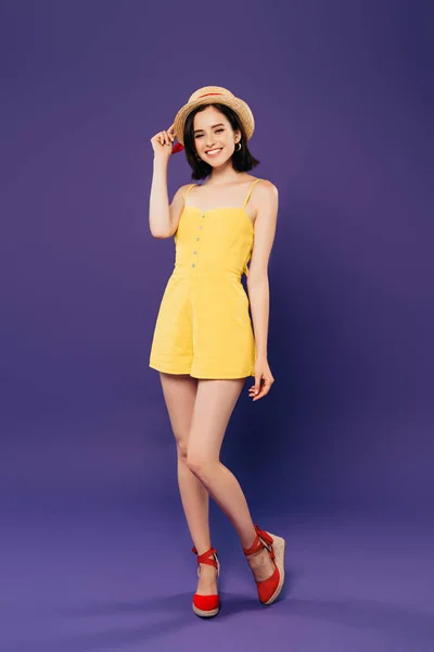 Full Length View Smiling Girl Straw Hat Isolated Purple — Stock Photo, Image