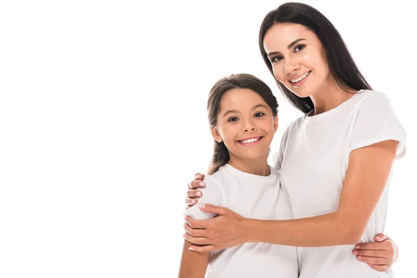 Feliz Mãe Abraçando Sorridente Filha Isolada Branco — Fotografia de Stock