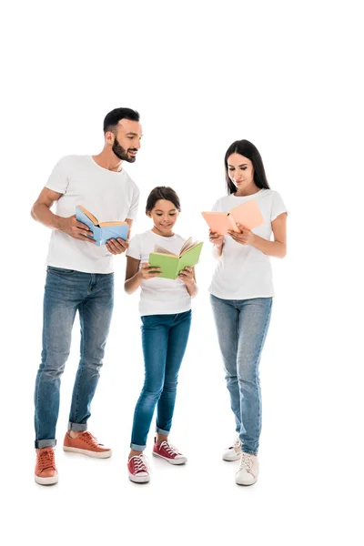 Padres Felices Niños Pie Sosteniendo Libros Aislados Blanco — Foto de Stock