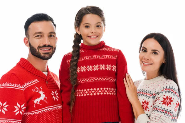 穿着圣诞毛衣的积极的家庭在白色的衣服上面带微笑 — 图库照片