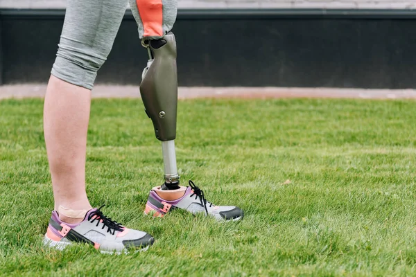 Partial View Disabled Sportswoman Standing Grass Street — ストック写真