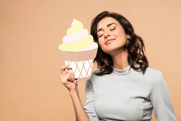 Mujer Embarazada Vestido Gris Sosteniendo Pastel Papel Aislado Beige — Foto de Stock