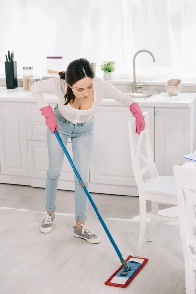 Young Housewife Blue Jeans Washing Floor Kitchen Mop — Stock Photo, Image
