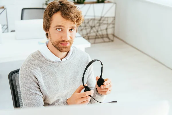 Handsome Bearded Operator Brokers Agency Holding Headset — Stock Photo, Image