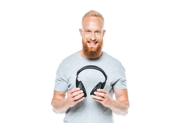 Barba Alegre Homem Segurando Fones Ouvido Isolado Branco — Fotografia de Stock