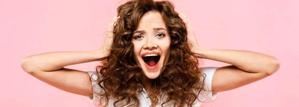 Beautiful Angry Curly Girl Shouting Isolated Pink — Stock Photo, Image