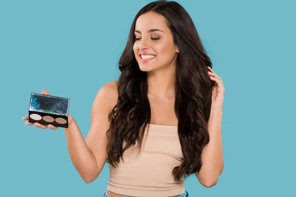 Mujer Feliz Celebración Maquillaje Conjunto Aislado Azul — Foto de Stock