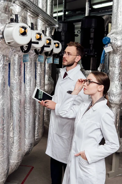 Handsome Engineer Holding Digital Tablet Coworker Looking Air Compressor System — Stock Photo, Image