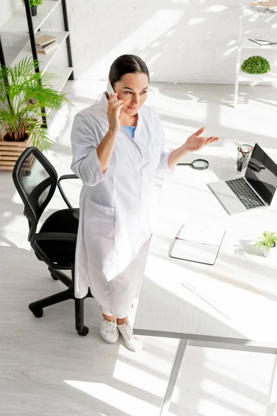 High Angle View Attractive Dermatologist Talking Smartphone Clinic — Stock Photo, Image