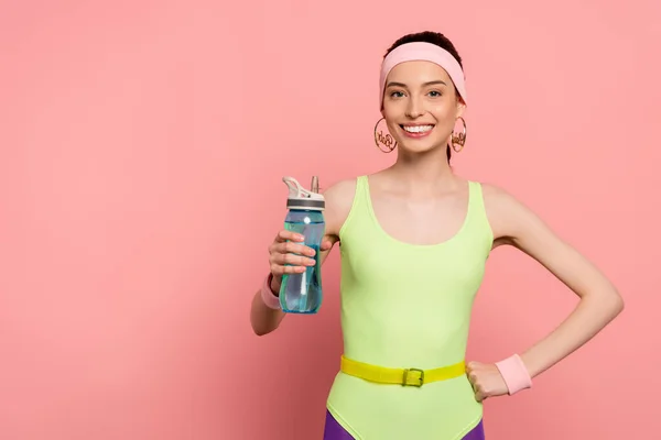 Happy Sportswoman Standing Hand Hip Holding Sports Bottle Pink — Stock Photo, Image