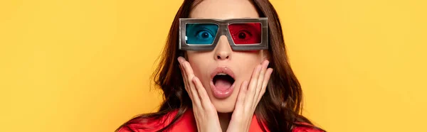 Webová Stránka Záhlaví Překvapené Ženy Brýle Izolované Žluté — Stock fotografie