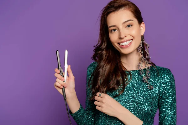 Cheerful Woman Holding Small Hair Straightener Isolated Purple — Stock Photo, Image